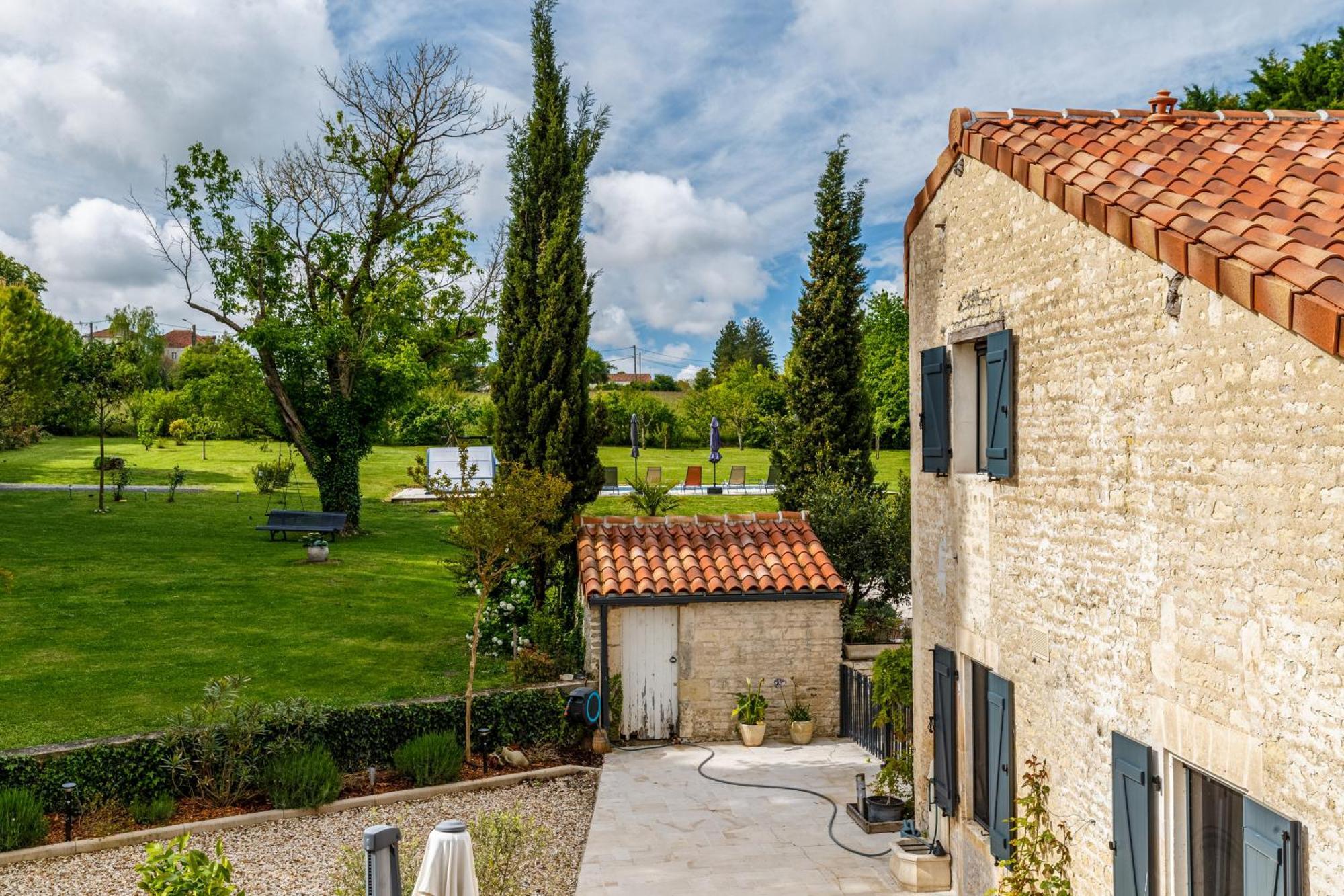 Au Clos Des Dely - Chambre D Hotes "Reference" Climatisee Mareuil (Charente) Exterior foto