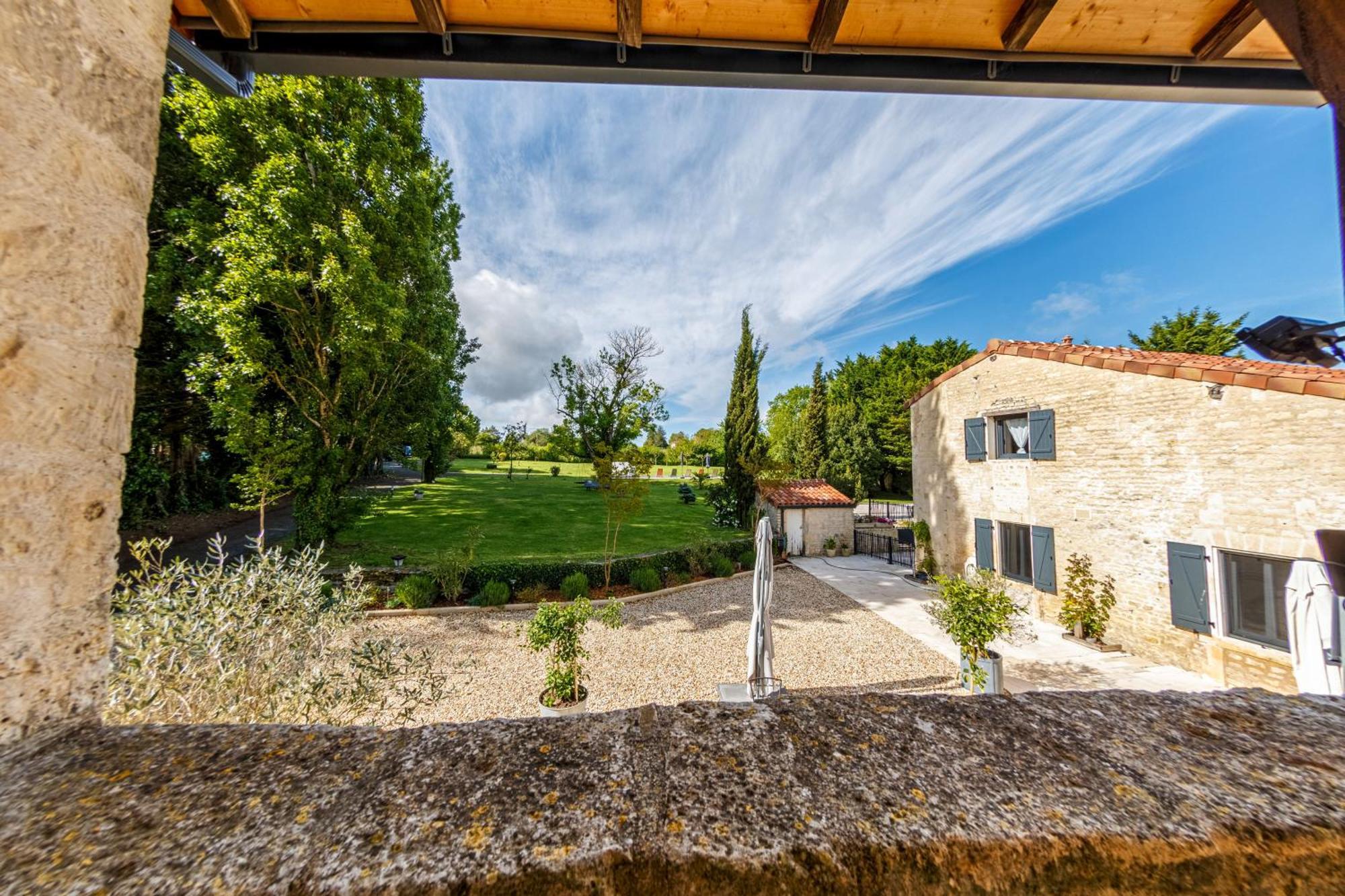 Au Clos Des Dely - Chambre D Hotes "Reference" Climatisee Mareuil (Charente) Exterior foto