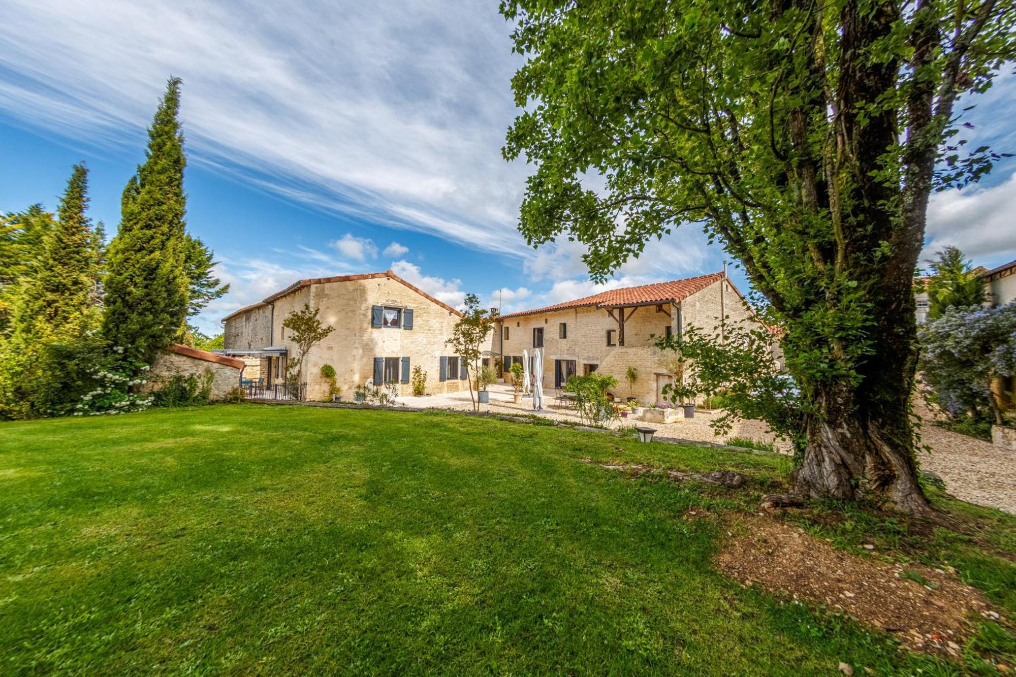 Au Clos Des Dely - Chambre D Hotes "Reference" Climatisee Mareuil (Charente) Exterior foto